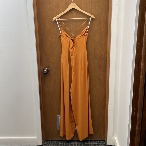 🍊NWT Women’s MINKPINK Orange Belted Cross-back Jumpsuit 🍊 - Picture 9 of 9